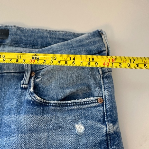 Mother The Looker Ankle Step Fray in Where There's Smoke | Size 31 - Picture 15 of 16